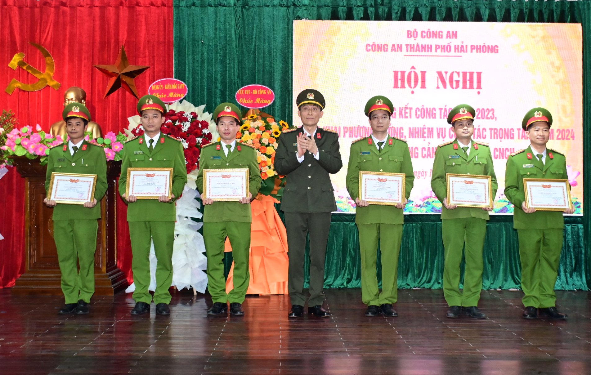 Lực lượng Cảnh sát PCCC và CNCH CATP: Tổng kết công tác năm 2023, triển khai nhiệm vụ công tác năm 2024 của lực lượng Cảnh sát PCCC và CNCH